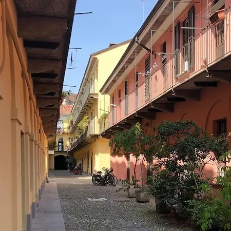 Casera Loft, Historic Courtyard In Navigli Apartment *